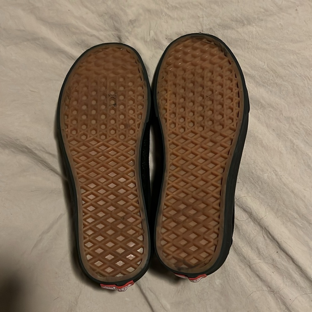 Vans - Picture 2 of 3